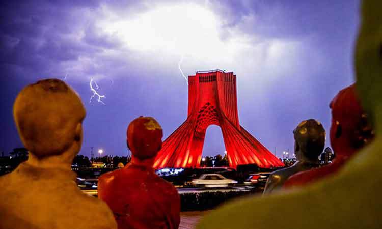برج آزادی تهران «قرمز» شد