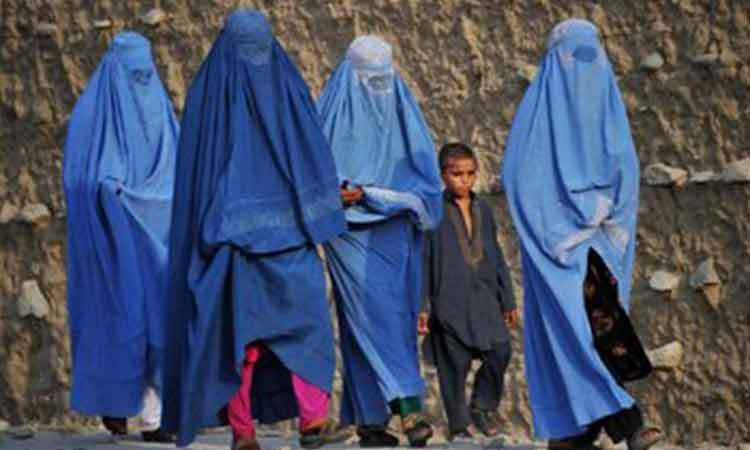 طالبان: اقدامات ما علیه زنان و دختران افغان را نادیده بگیرد