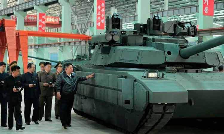 بازدید کیم جونگ اون از کارخانه اصلی ساخت تانک در کره شمالی