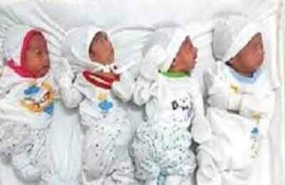 پرداخت مستمری و کمک‌هزینه مراقبتی به خانواده‌های دارای چندقلو