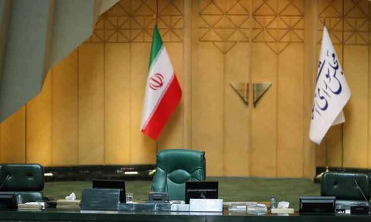 عضو فراکسیون انقلاب مجلس: هنوز نامزدی به عنوان رقیب آقای قالیباف به صحنه نیامده است