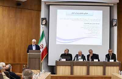 عارف: کنار هم قرار گرفتن دو جریان سیاسی باعث هم‌افزایی به نفع نظام می‌شود
