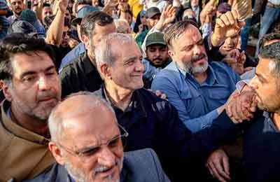 احسان صالحی: پزشکیان در جنگ اخیر شجاعانه در میدان بود
