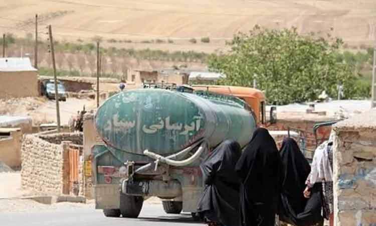 آبرسانی با ۱۲ تانکر آبرسان به مناطق دچار قطعی آب در کهگیلویه وبویراحمد
