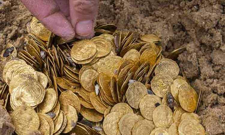 رونمایی از ۶۳ سکه تاریخی منقوش به نام مبارک پیامبر اکرم(ص)برای اولین بار