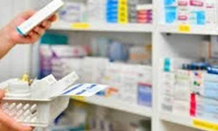 فعالیت داروخانه‌ها در غیاب مسئول فنی تخلف است
