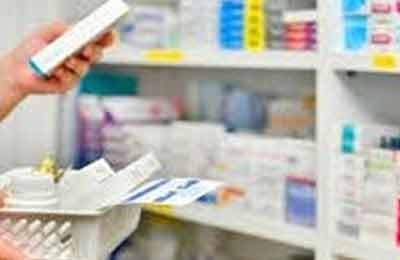 فعالیت داروخانه‌ها در غیاب مسئول فنی تخلف است